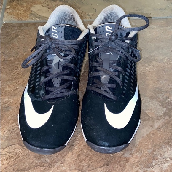 youth baseball cleats size 7